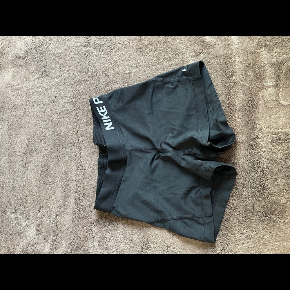 Nike pro shorts fits XXS-XS